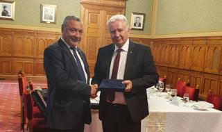 Унгарският парламент с приветствие към България, Валери Симеонов лично поздравен от Орбан
