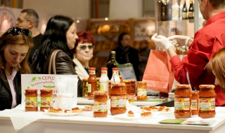 Вкусна дегустация и викторина за качествата на българските консервирани плодове и зеленчуци