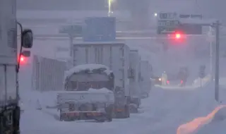 Обилните снеговалежи в Япония отнеха живота на 30 души