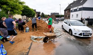 Спешна помощ от €300 милиона след разрушителните наводнения