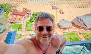 Юлиян Вергов посреща 50-и рожден ден на лодка