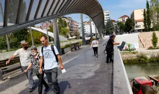 Active people prevent the demolition of the old bridge over the Sava River 