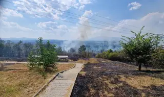 Пожар до военния полигон "Тюлбето" в Казанлък