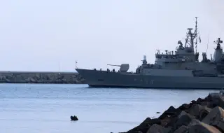 Гръцки товарен кораб сред засегнатите при атаки край Ормузкия проток