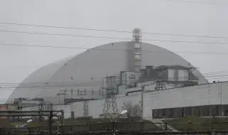 Дупки в защитната конструкция над "Чернобил": Има ли риск?