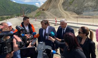 Шишков отговори на протестиращите: Става въпрос само за завършване на пътен възел "Кресна"