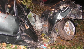 Двама младежи загинаха в катастрофа