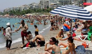 На всеки два часа арестуват британски турист