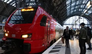 Пътник предизвика хаос на гара в Германия, след като влакът тръгна без него