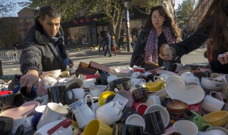 Китайци продават порцелан на килограм
