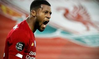 Вайналдум няма желание да подпише с Барселона