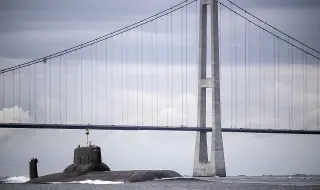 Гориво в трюма! Руска подводница бедства в Средиземно море