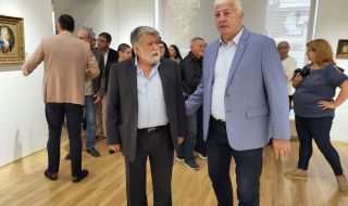Вежди Рашидов дари 15 картини от личната си колекция на галерията в Пловдив