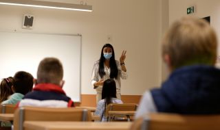 Предлагат учителските заплати да бъдат увеличени с 14,5% догодина