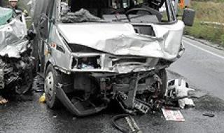 Катастрофа в Ловешко, почина водачът на микробус