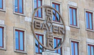Съкращения и разпродажби в Bayer