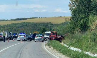 Загина и тежко раненият в катастрофата на пътя Русе-Бяла