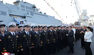 Ким побесня! Военните не успяха да пуснат на вода нов разрушител пред очите на лидера