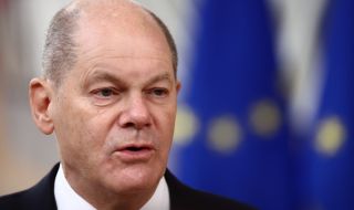 Германия засега не планира да изпрати изтребители на Украйна