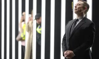 Китайско участие в SpaceX? Сенатори демократи настояват Пентагонът да проведе проверка