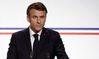 Макрон губи все повече обществената подкрепа 