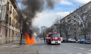 Кола пламна до "Пирогов"