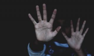 Арестуваха баща, пребивал децата си