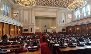 Сблъсък между ПП и "Възраждане"в парламента заради блокирания кораб "Царевна"