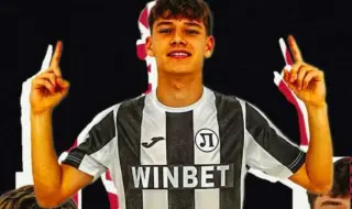 Локомотив Пловдив обвърза с дългосрочен договор младия талант Александър Александров