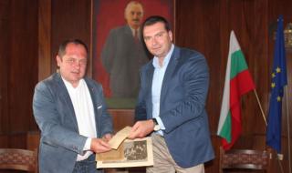 Паргов дари документи и лични вещи на Георги Димитров на музея в Ковачевци