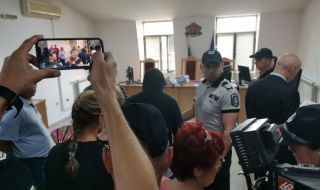Само един от обвинените за източване на НЗОК в Пловдив лекари остана в ареста