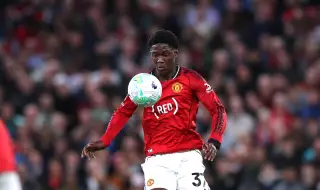 Коби Мейно подписа нов дългосрочен договор с Манчестър Юнайтед