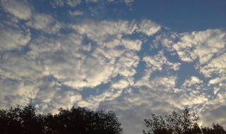 Облаци във вторник