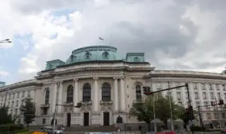 Преподавател от СУ: Никога не съм предлагал „интимни“ отношения на студентка срещу изпит