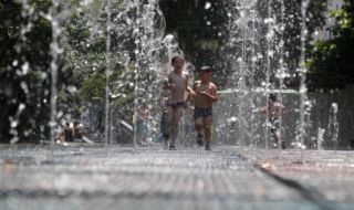 Температурите падат, но остава горещо