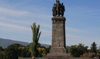 Антикомунисти ли? ГЕРБ отново саботираха демонтажа на Паметника на съветската армия