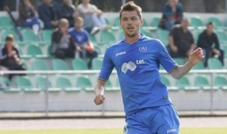 Левски продължава да гони футболисти