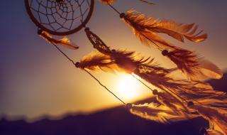 Вижте как лекува Жената Слънце от Бургас