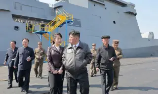 От втория опит: Пхенян пусна на вода повредения при неуспешния дебют военен кораб