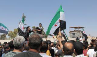 Двама убити при един от редките антиправителствени протести в Сирия