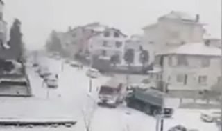Пожарна блъсна камион в Царево