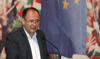 Миков: Внимавайте за корпоративни интереси