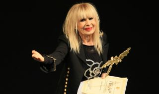 Лили Иванова е пред фалит? 