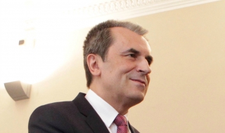 Орешарски на среща с близки на жертвите от атентата в Бургас