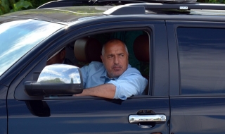 Премиерът ще уволнява полицейски шефове за контрабандни цигари