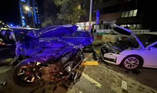 Пиян шофьор отнесе няколко автомобила в центъра на София