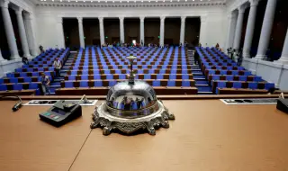 Депутатите изслушват министър Клисурски за финансите на държавата