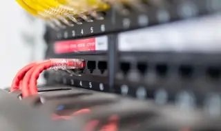 КЗК извършва проверки на място във фирми по разследване за картел при доставка на IT оборудване