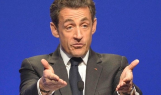 Дистанцията между Оланд и Саркози се топи