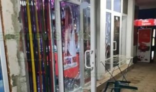 Сирийци помляха фризьорски салон в Харманли
